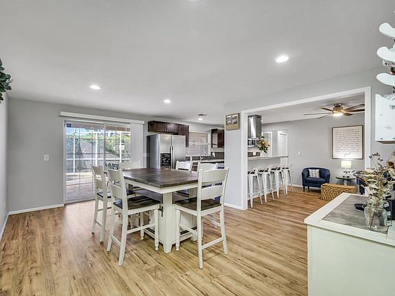 4th image of 2453 Summerlin Dr