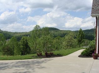 1031 Brettwald Dr, Morgantown, WV 26508