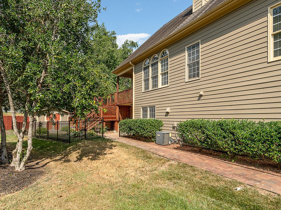 1st image of 120 Gipson Dr
