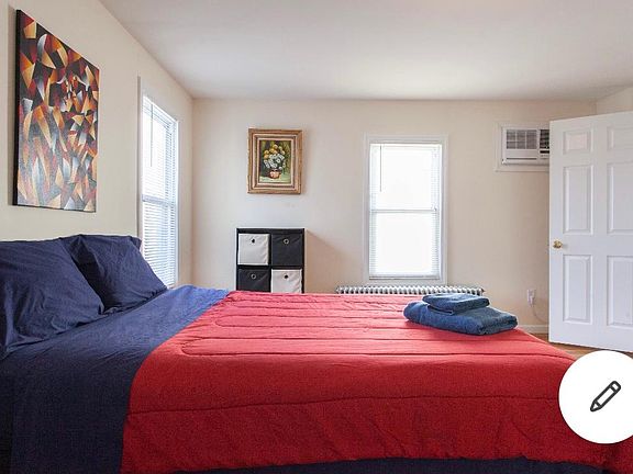 3rd image of 257 Mineola Blvd APT 2R