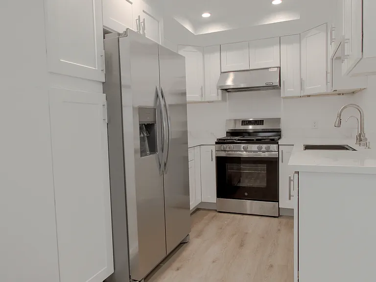 9603 Van Nuys Blvd #B — Photo 3