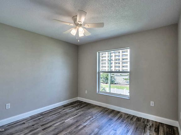 4th image of 3621 S Peninsula Dr