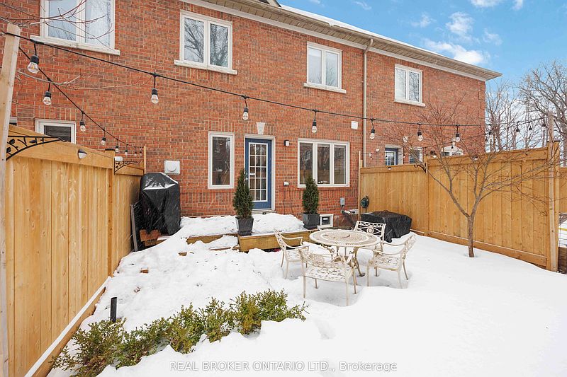 Richmond Hill Townhouse for rent - 4 Bedrooms — photo 41