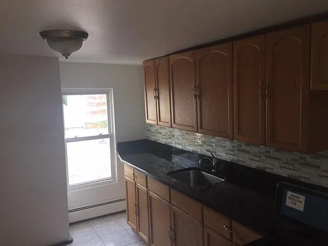 196 Uhland Street — Photo 3