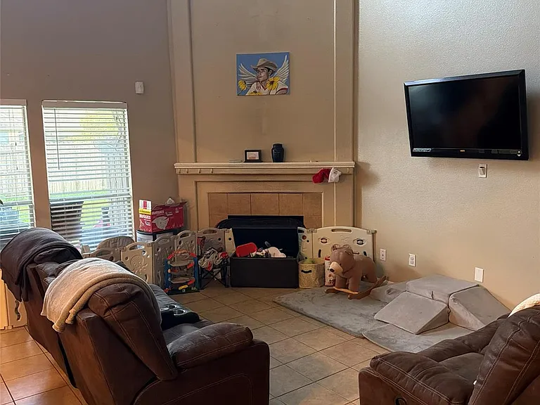 2311 Diamond Springs Dr — Photo 16