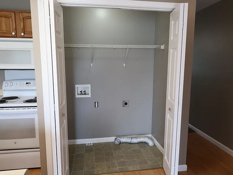305 Brookside Pl — Photo 17