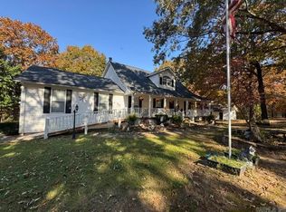 287 Country Charm Rd, Mountain View, AR 72560
