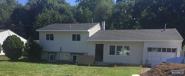 2nd image of 30 Sycamore Dr