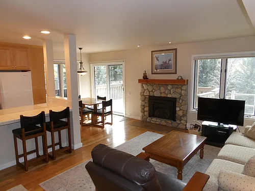 340 River St W #107 Photo 1