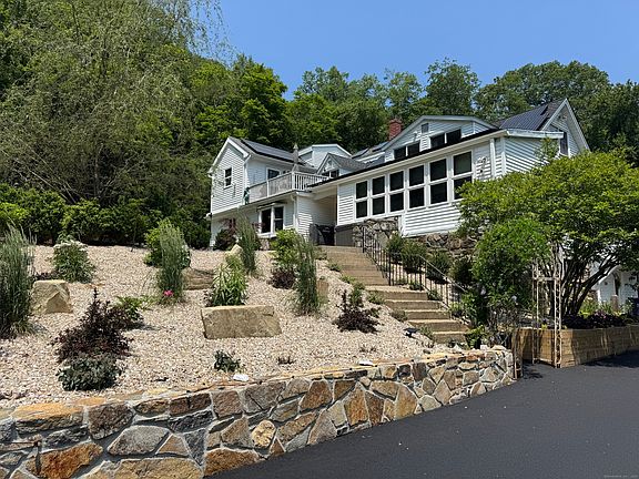 2nd image of 134 Oneil Road