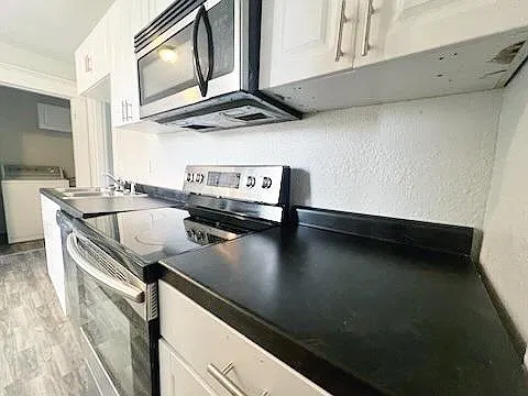 2751 Latulle Ave — Photo 1