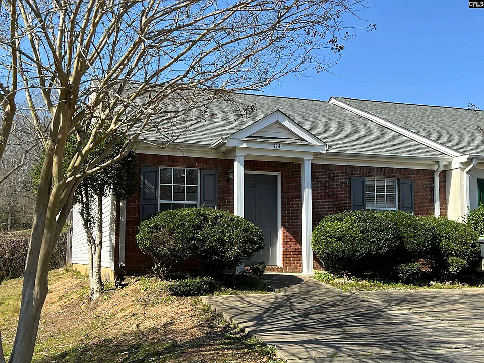 114 Deerchase Ln