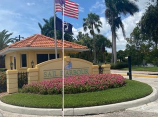 9821 Healthpark Cir APT 105, Fort Myers, FL 33908