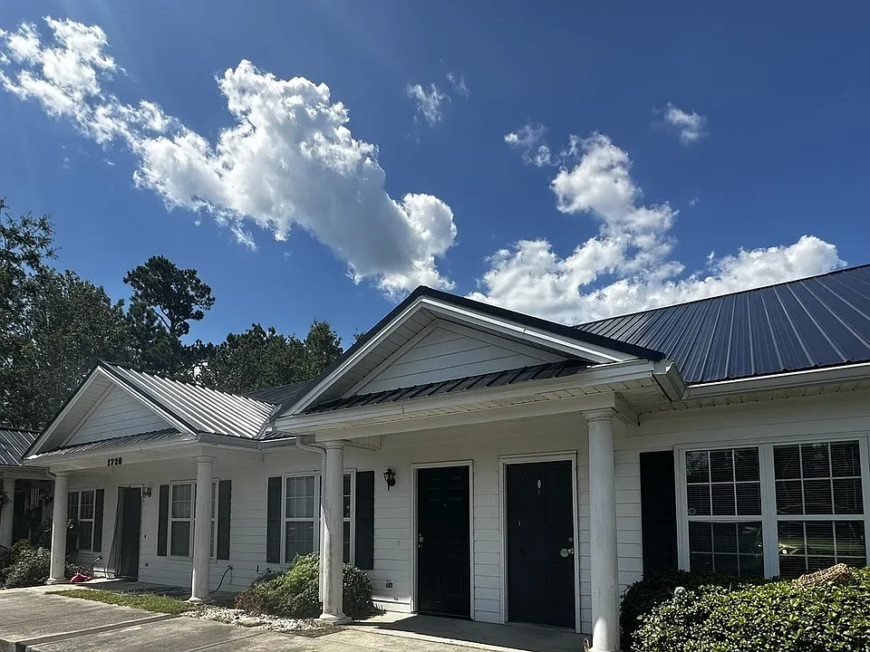 Charming 1 bedroom 1 bath Townhome