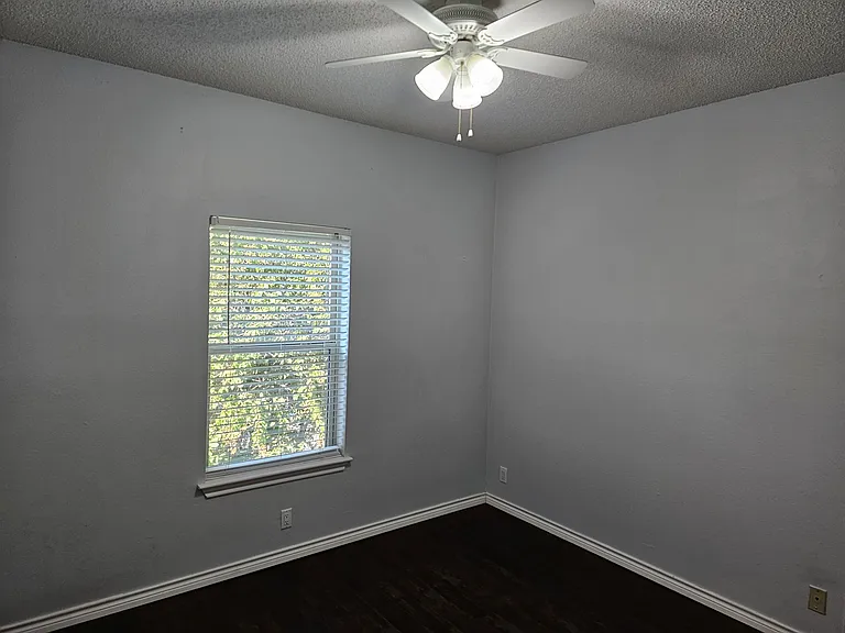 2414 Longview St — Photo 13