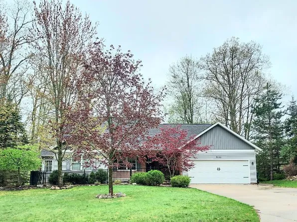 9155 Briarstone Dr, Stanwood, MI 49346