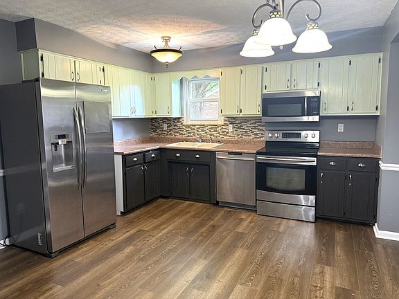 3rd image of 506 Savannah Ave