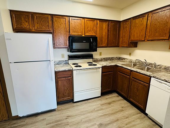 2nd image of 156 Westside Dr APT 2