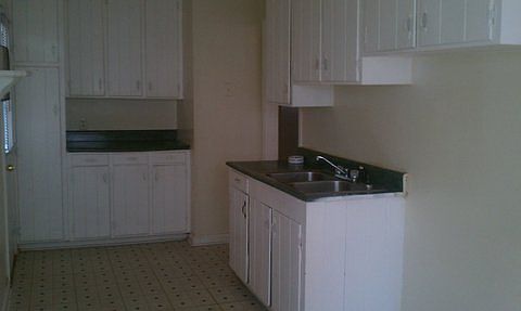 700 Wilbrown kitchen 1_04102013