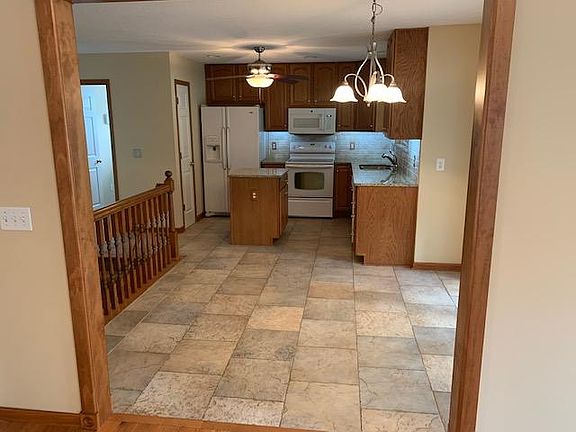 4th image of 218 Waterford Crystal Dr