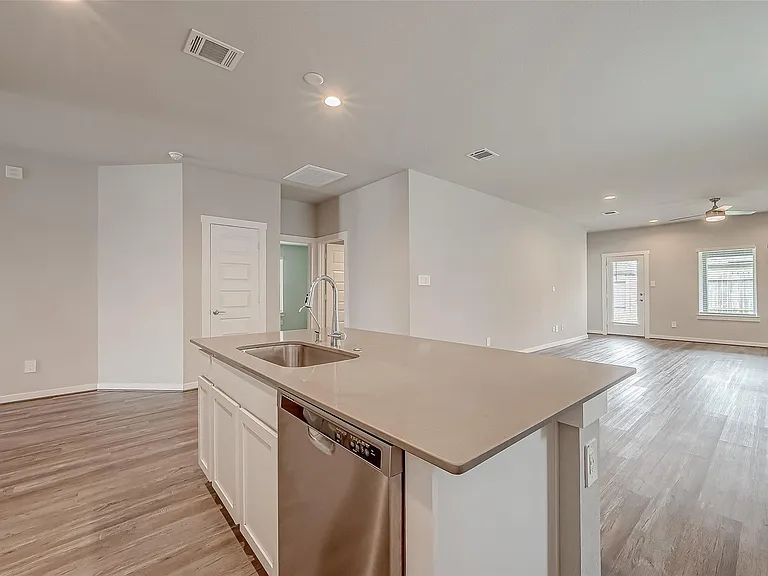 19010 Norbury Park Ln — Photo 8