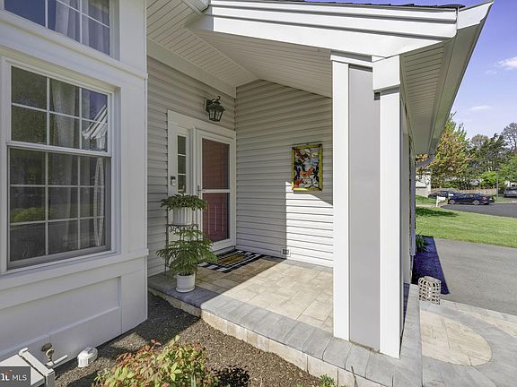 5th image of 14367 Nandina Ct