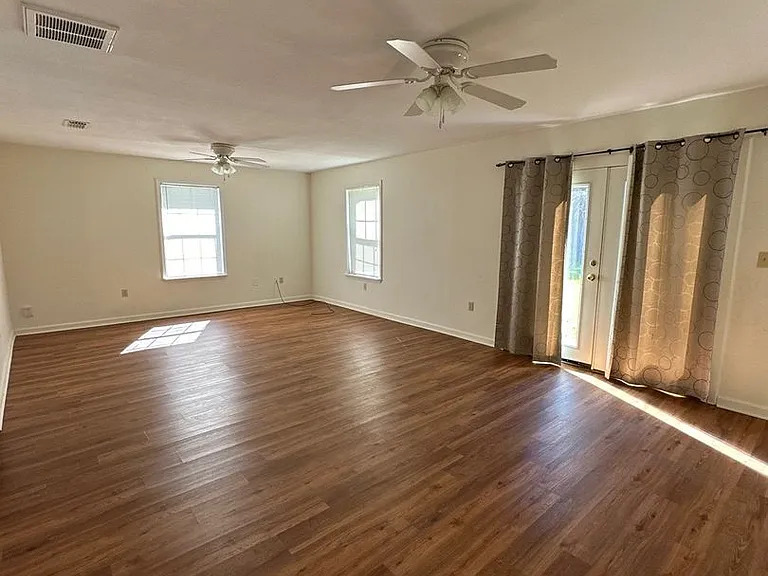 3242 Varnell Dr — Photo 5