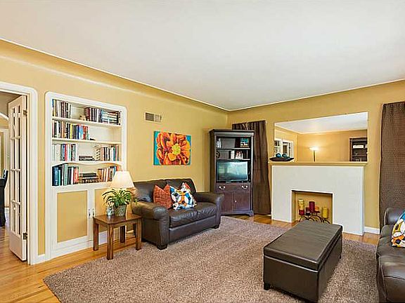 2nd image of 914 Princeton Ave
