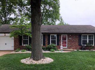 6025 Willow Bend Dr, Saint Louis, MO 63123