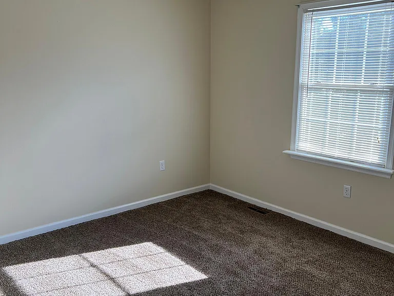 4171 Kittatinny Dr — Photo 10