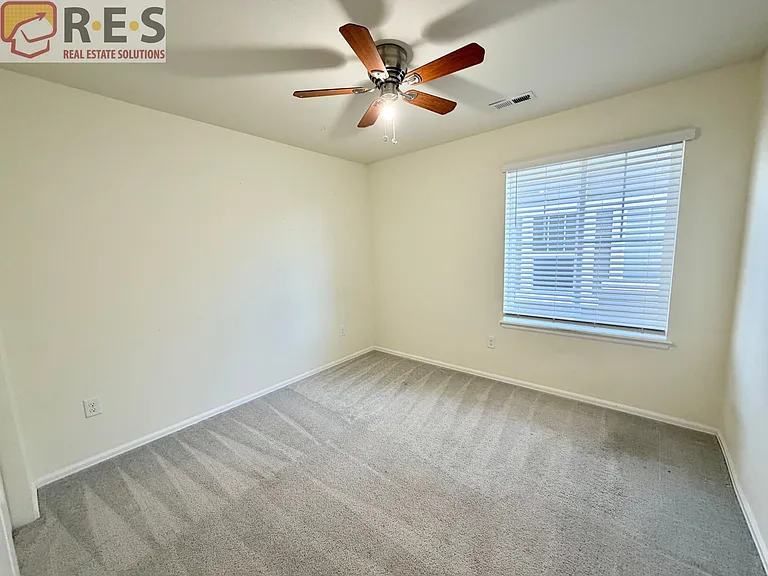 15028 Munich Ave — Photo 7