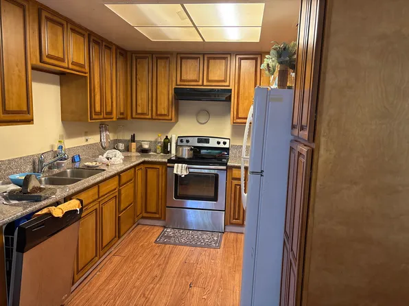5808 Shadow Creek Dr APT 2, Sacramento, CA 95841