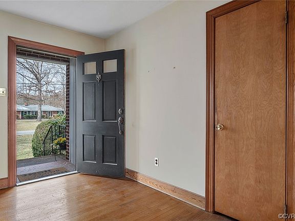 4th image of 11120 Linderwood Dr