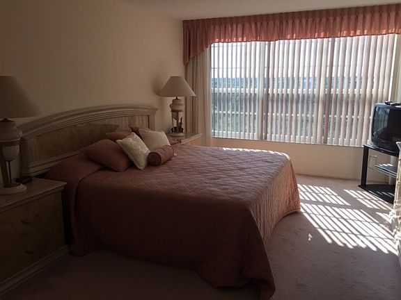 3rd image of 575 Oaks Ln APT 904