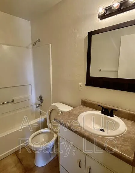 267 E 21st St #1 — Photo 12
