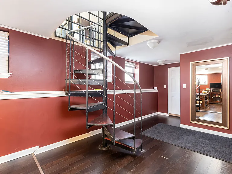 21 Royal St #11 — Photo 16