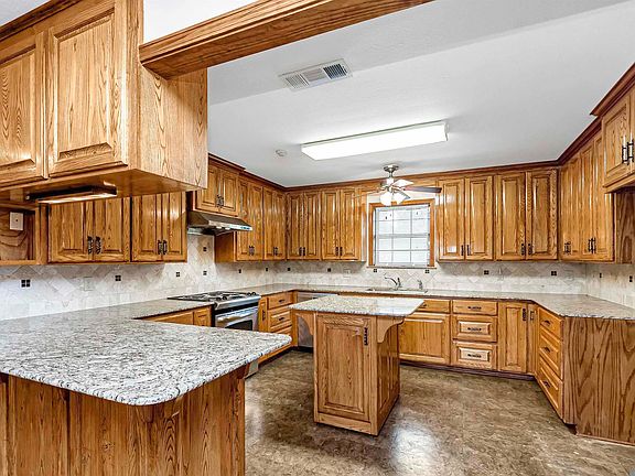 3rd image of 10055 Jack Torres Rd