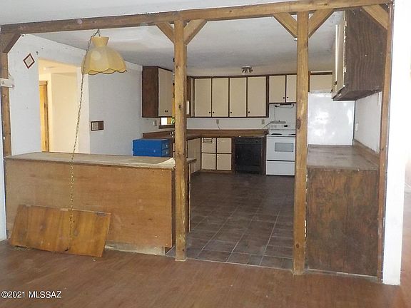 2nd image of 270 S Quail Dr