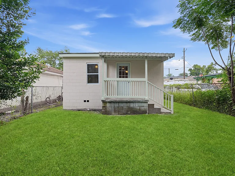 1025 Elliott Ave — Photo 32