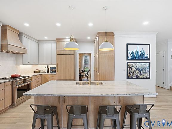 5th image of 312 Eglantine Cir