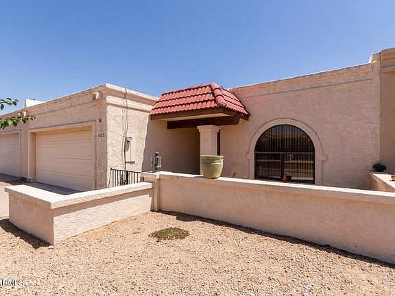 3rd image of 217 W CARDENO Circle