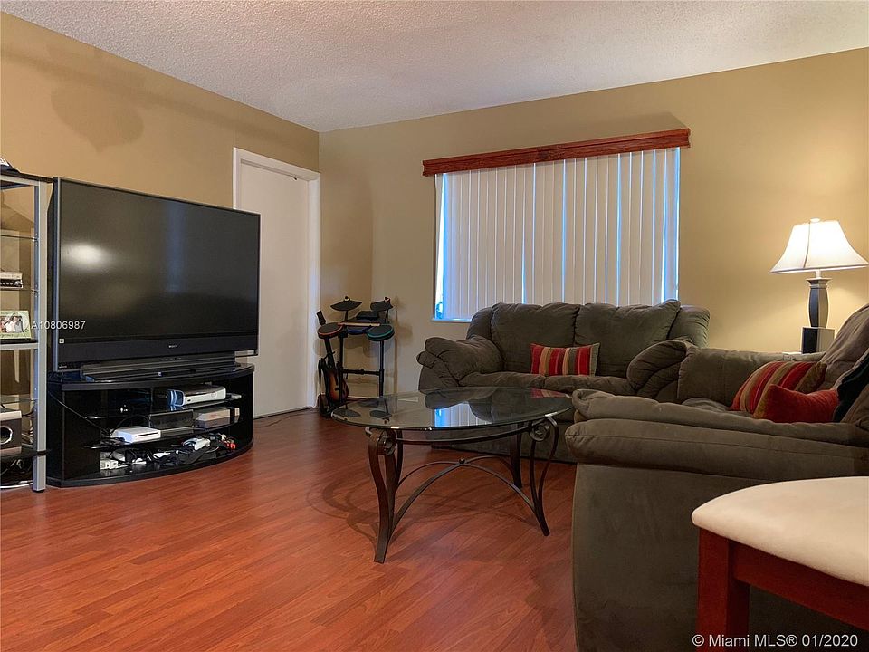 1st image of 5170 SW 40th Ave APT 28E