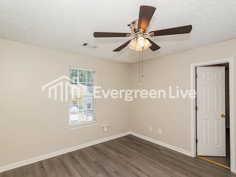 947 Windwood Ct — Photo 10