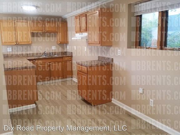 5th image of 2915 Campus Dr