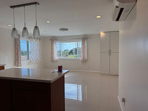 2nd image of 5846 Kalanianaole Hwy Unit 2