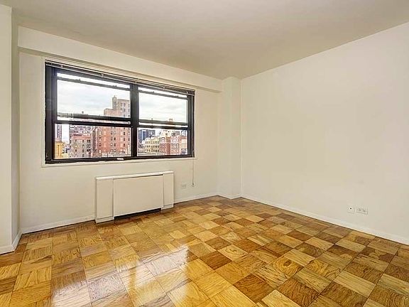 5th image of 300 W 55th St APT 16X