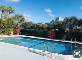 16950 W Dixie Hwy #B120-120, North Miami Beach, FL 33160
