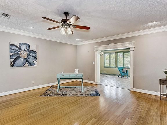 4th image of 221 S 69th Ave
