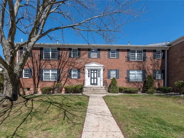 14 Milford Lane, Suffern, NY 10901