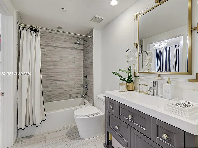 6000 Collins Ave #523 — Photo 29